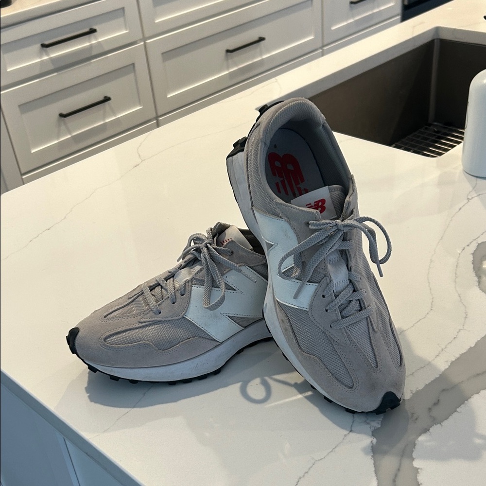New Balance 327 Gray Sneakers